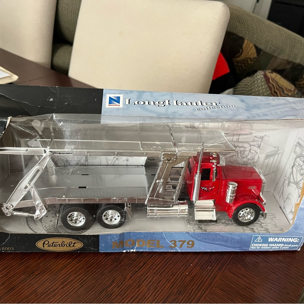 Peterbilt Long Hauler diecast truck